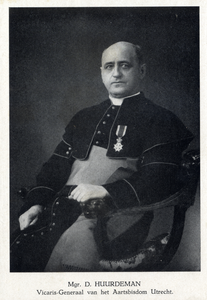 105126 Portret van Th. Huurdeman, geboren 1878, vicaris-generaal van het aartsbisdom Utrecht (19?-1958), overleden ...